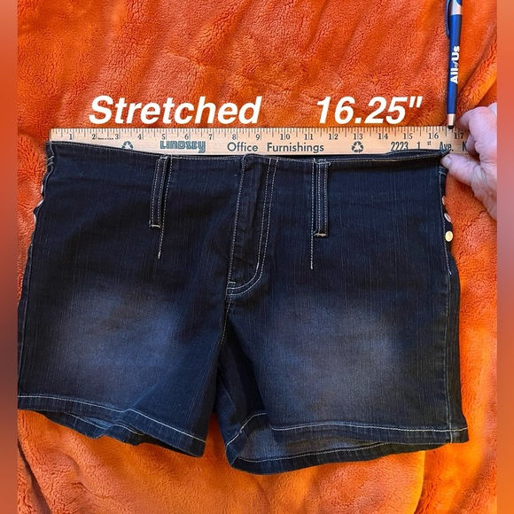 Stretch Denim Short-Shorts w/Denim Belt - Picture 15 of 16